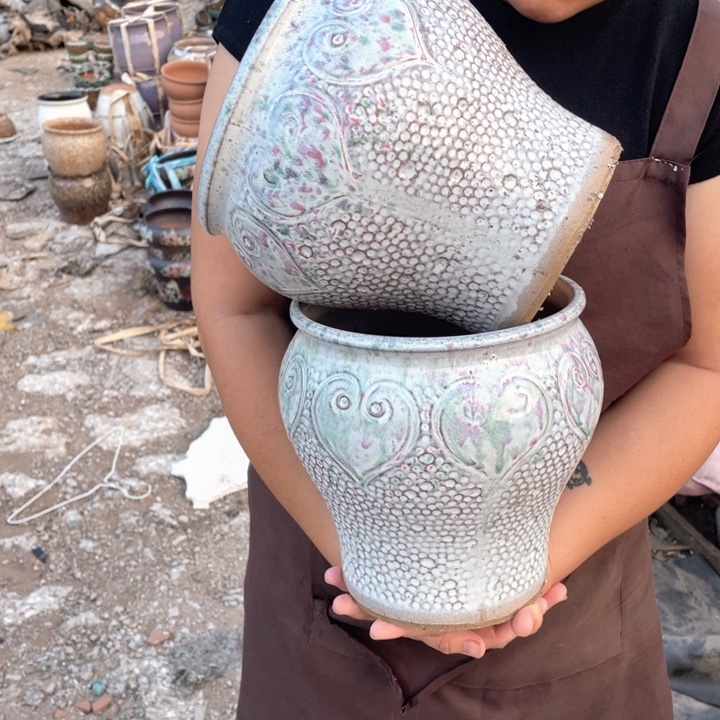 紫砂花盆口18高20瑕疵瑕疵