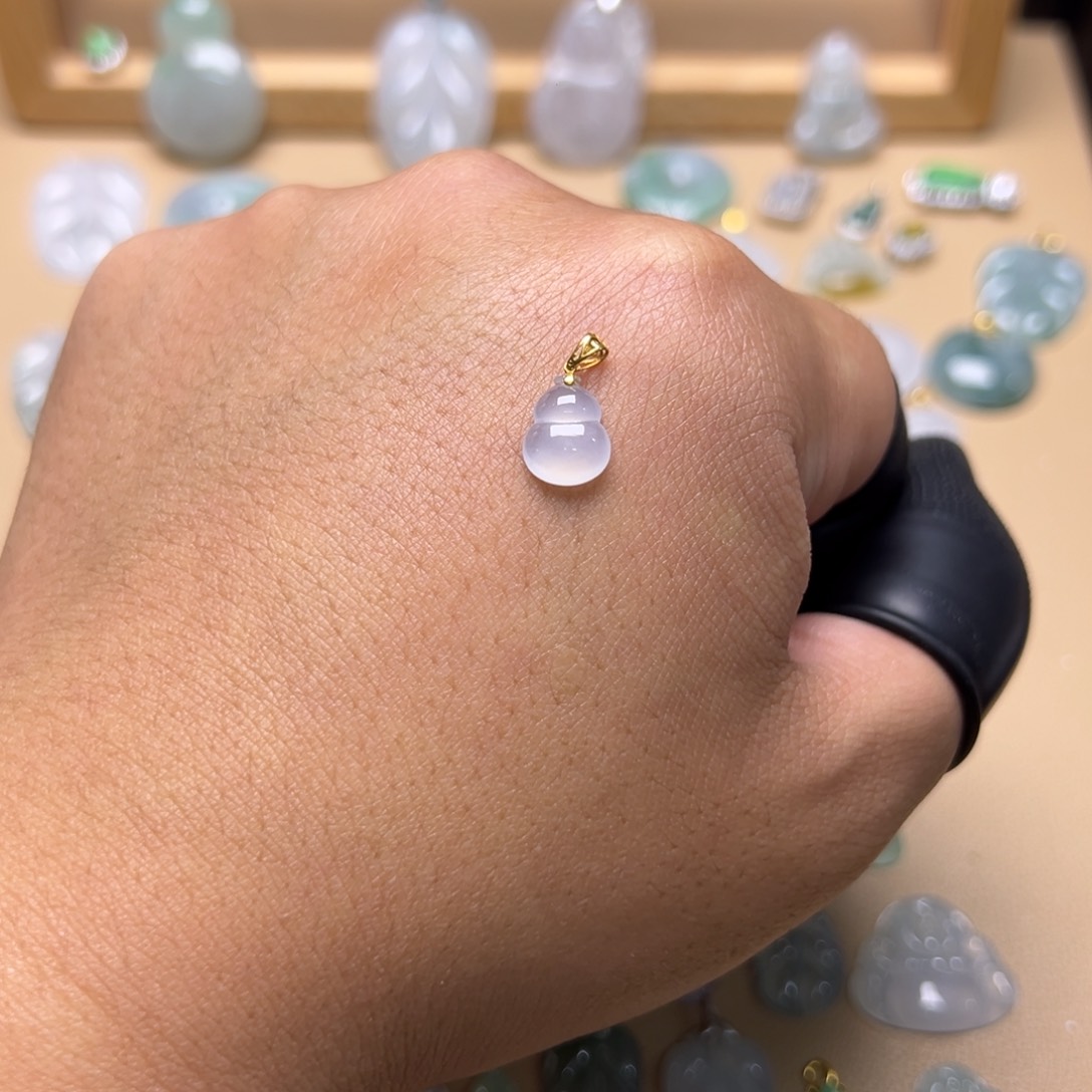 翡翠颈饰18K金镶嵌葫芦