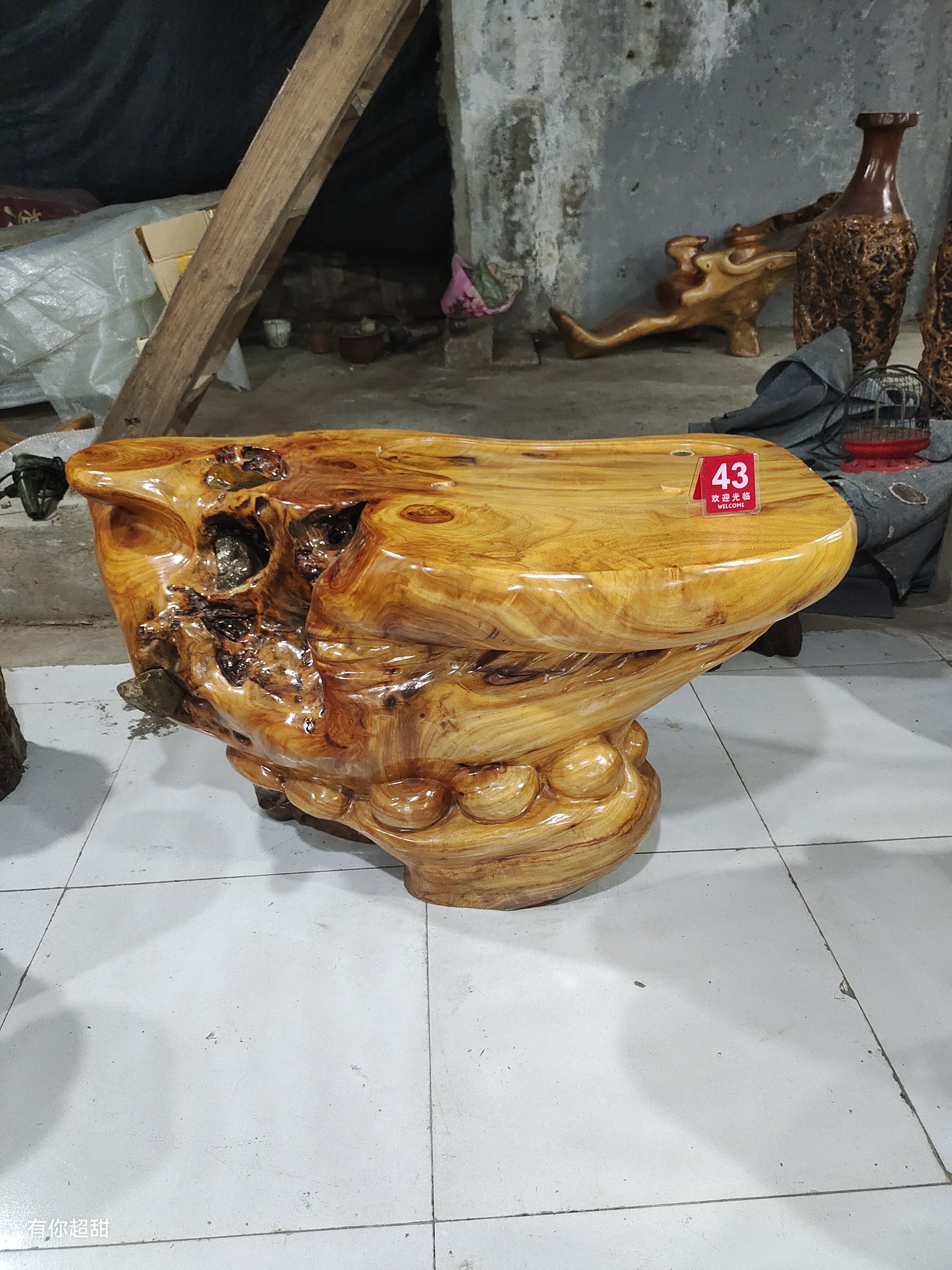 香樟木根抱石个性小天鹅茶台