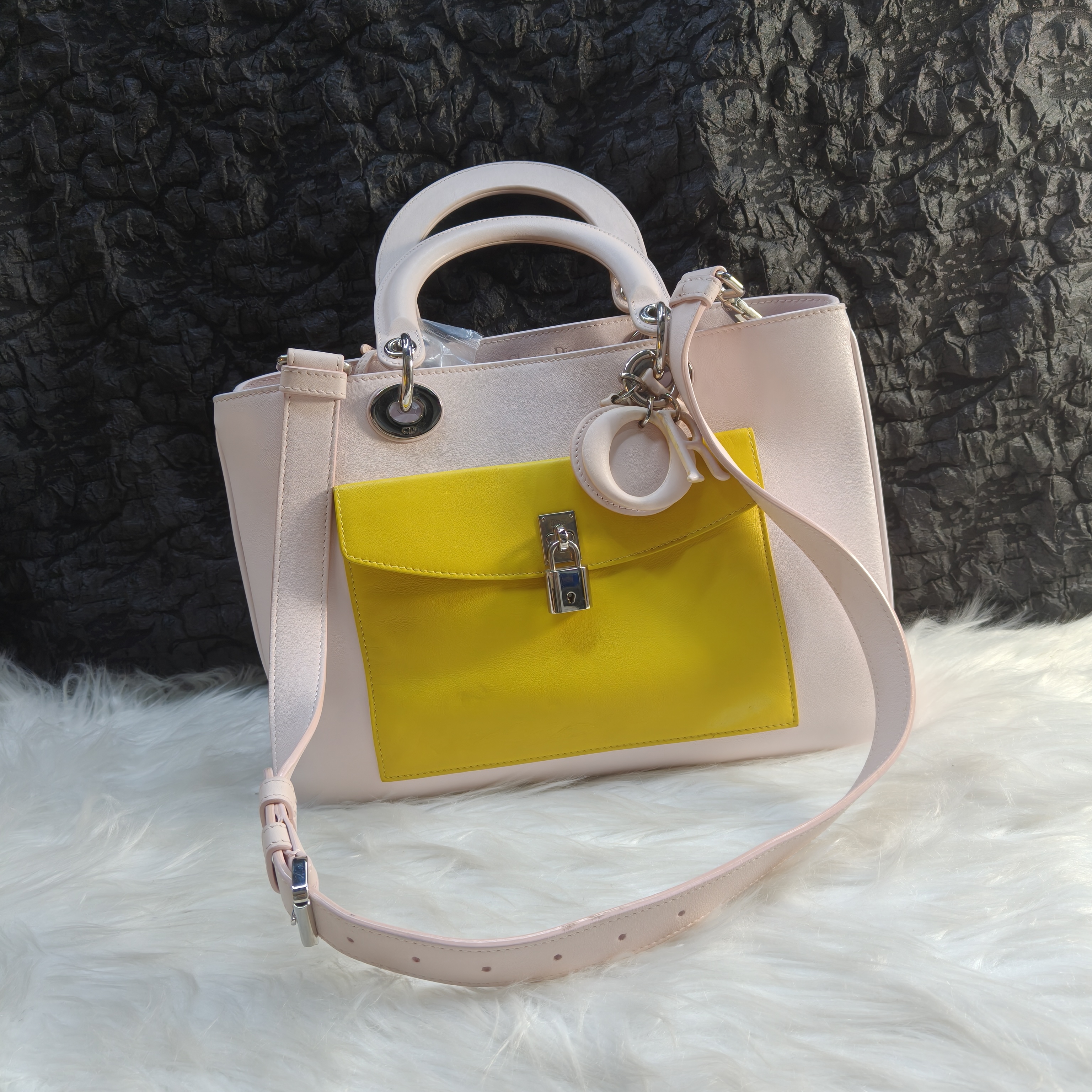 95新 DIOR/迪奥 大喜/迪奥粉黄色中号单肩包