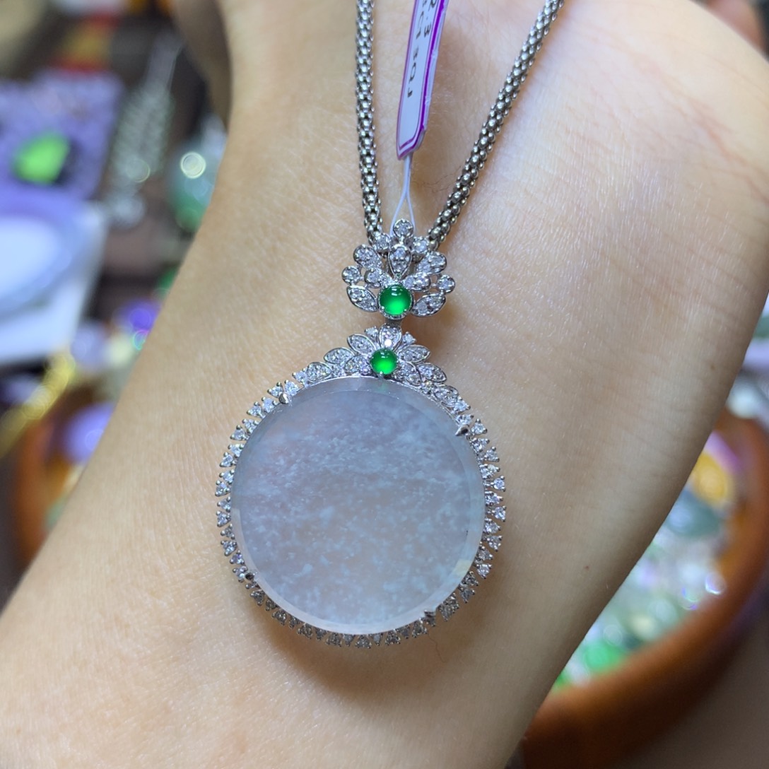 【闪购商品】翡翠颈饰18K金镶嵌翡翠