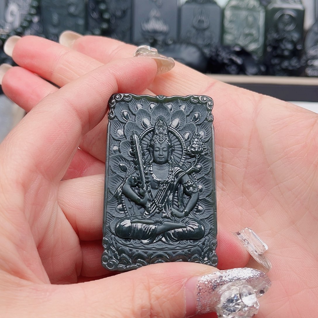 和田玉颈饰未镶嵌狼**月