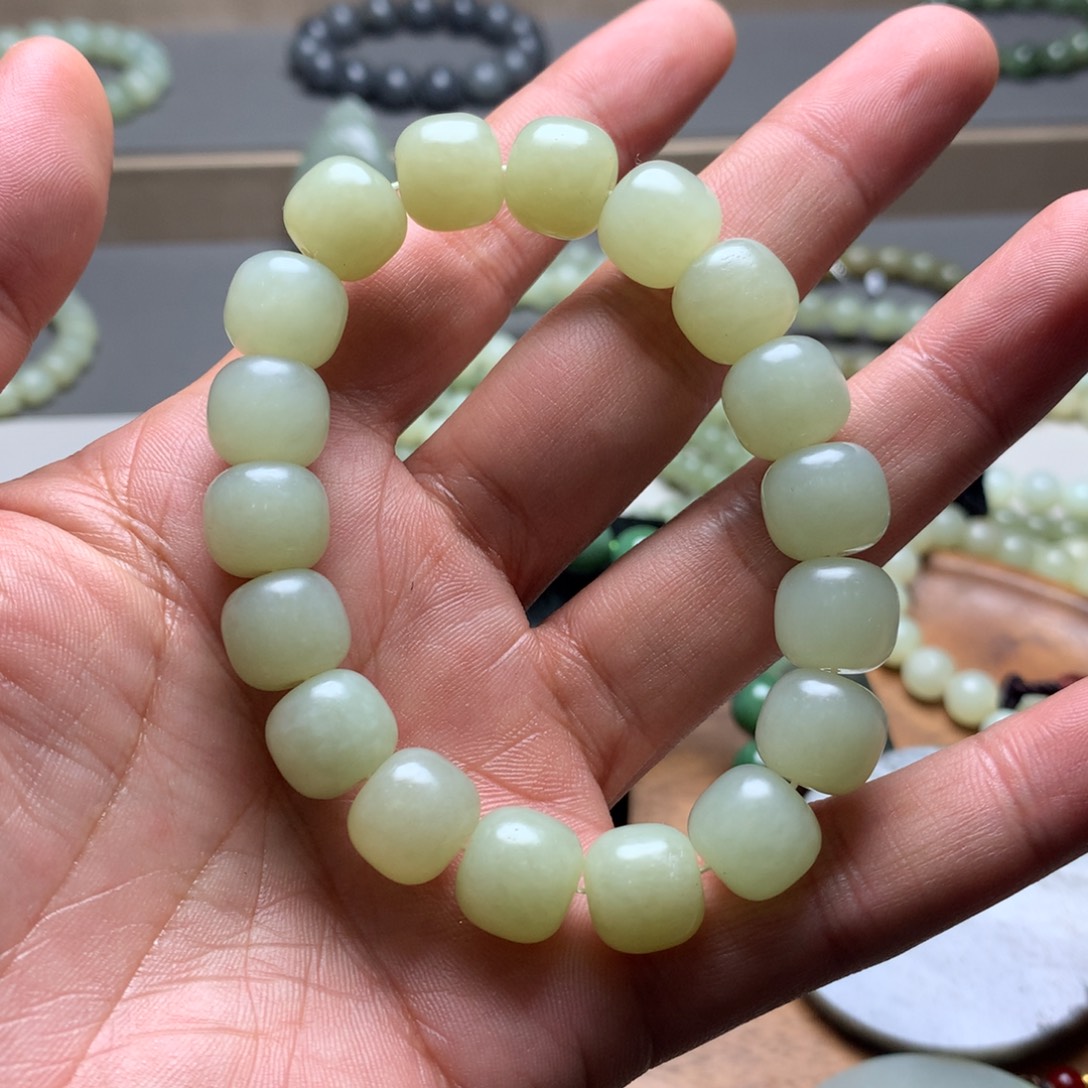 和田玉未镶嵌手链