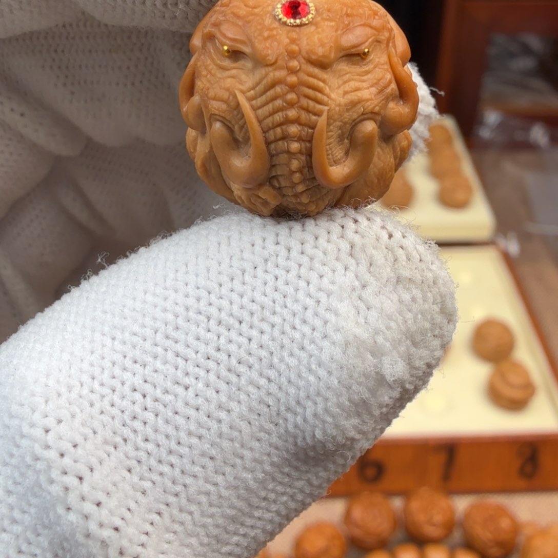 猴头核桃吊坠六牙象神
