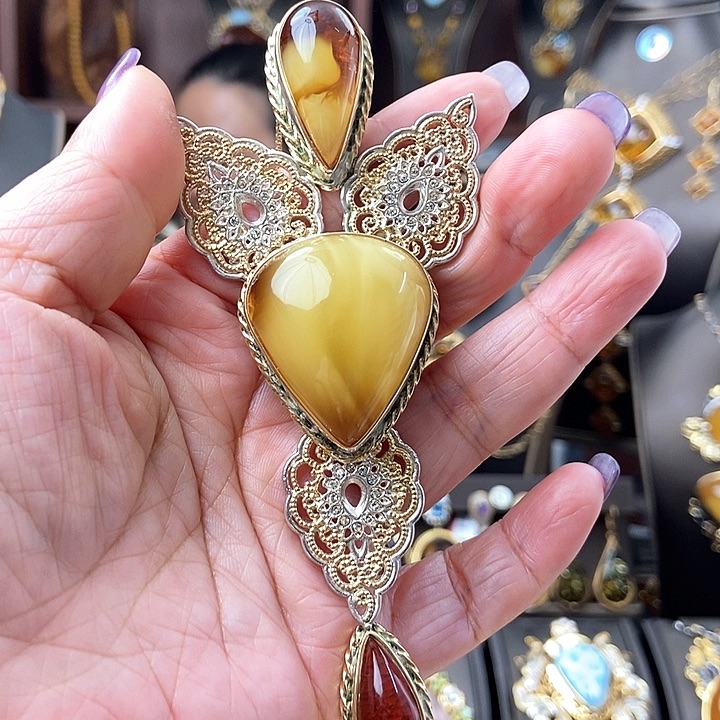 琥珀颈饰银S925镶嵌吊坠