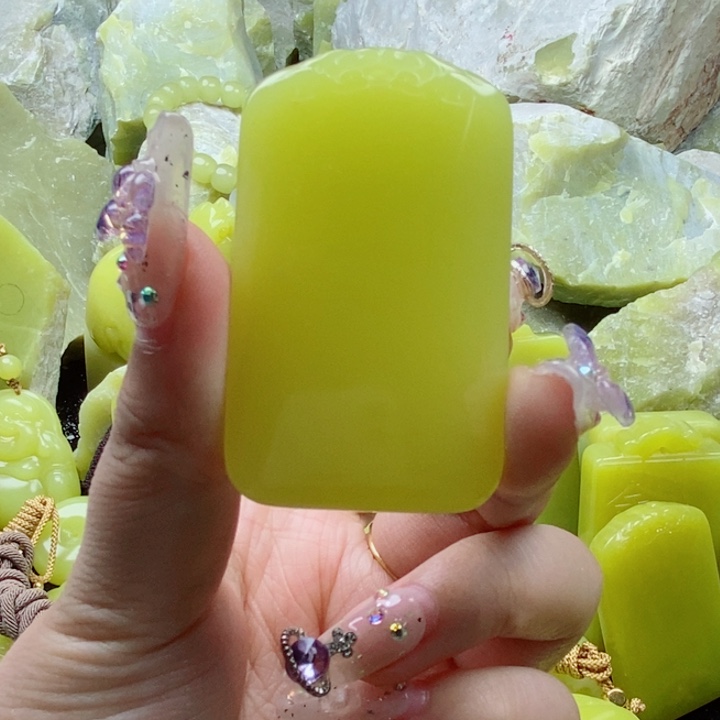 蝌***哆石材新疆若羌无事牌