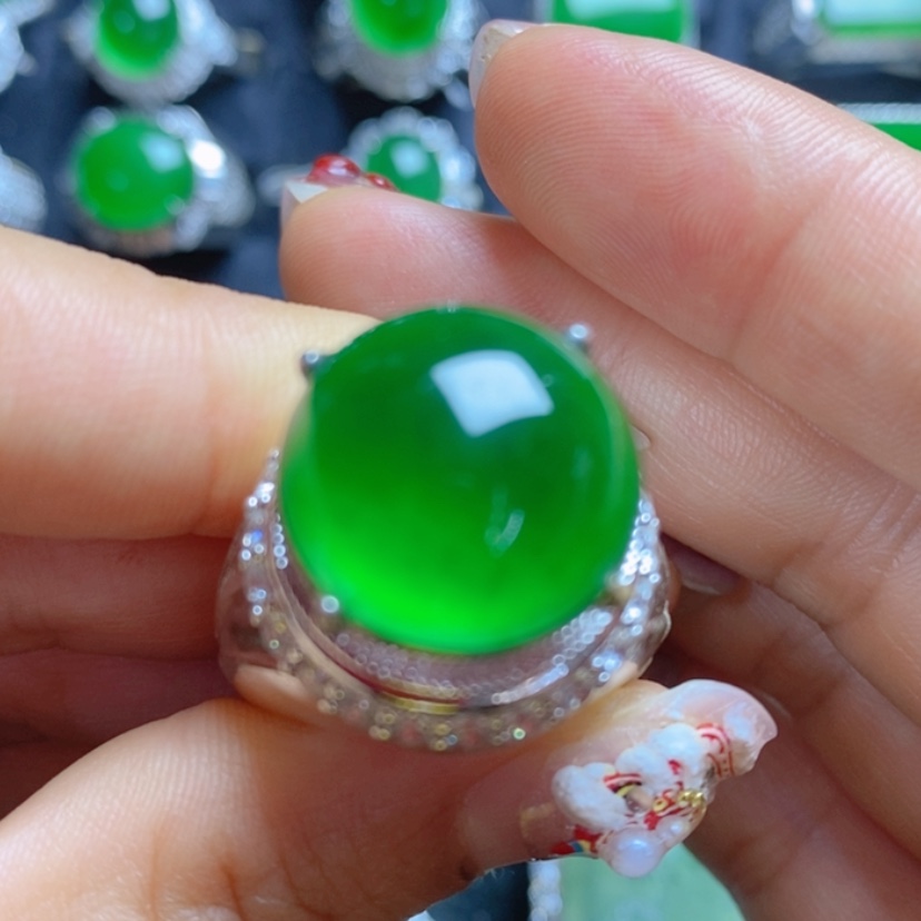 【闪购商品】翡翠挂件未镶嵌蛋面