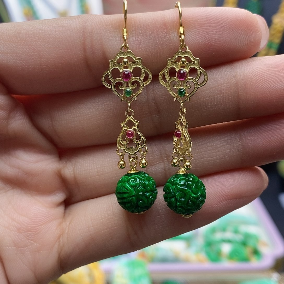 翡翠耳饰未镶嵌天然