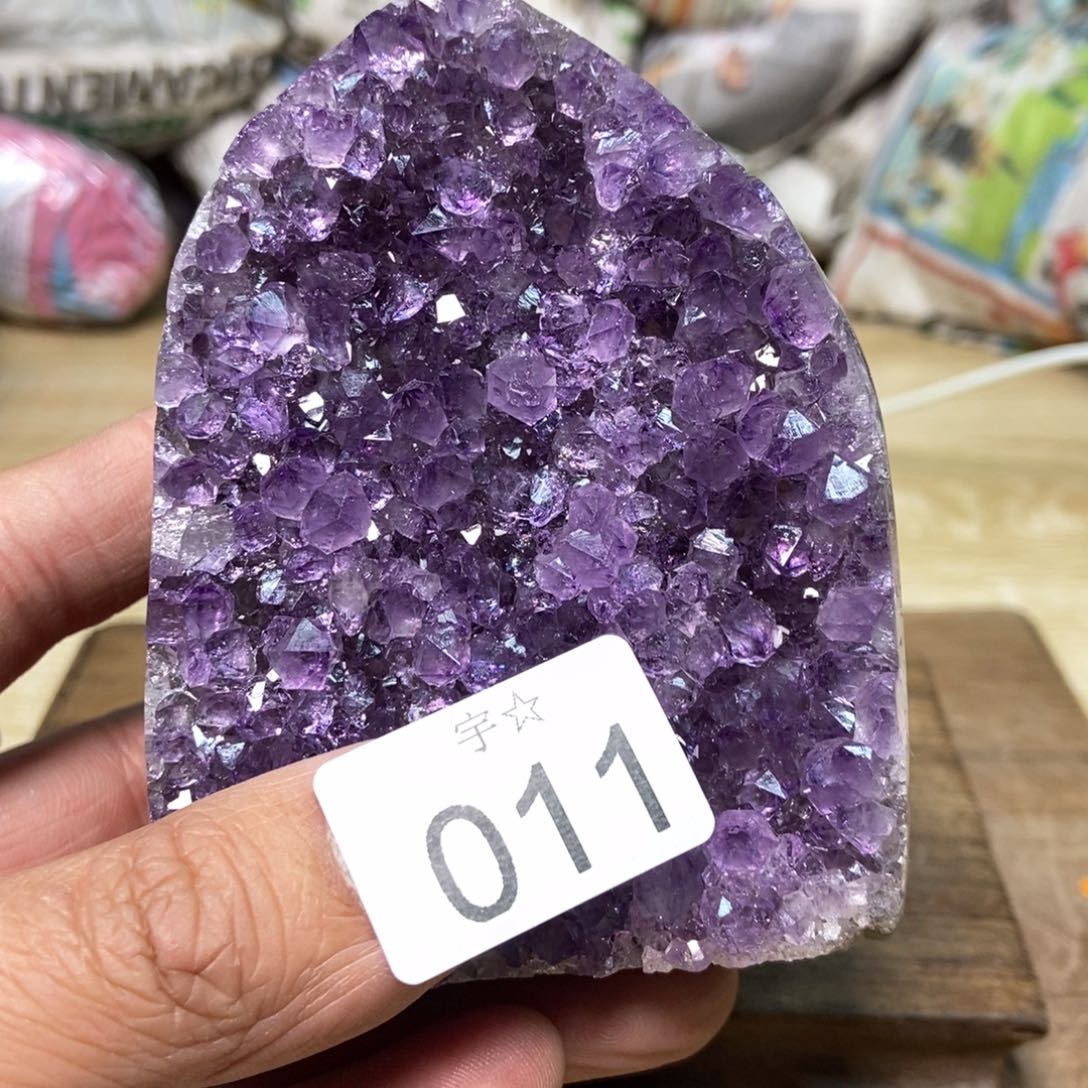 紫晶天然水晶摆件未镶嵌