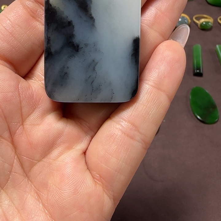 和田玉未镶嵌吊坠(赠链)