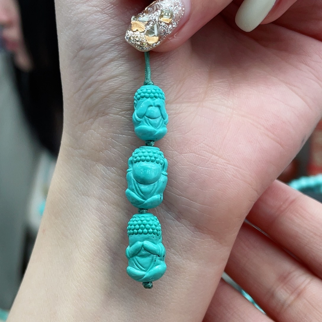 绿松石颈饰未镶嵌