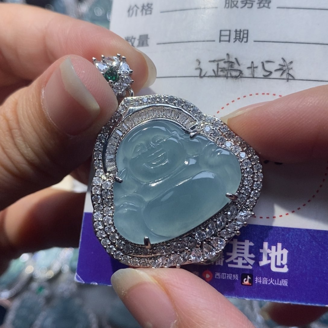 翡翠颈饰未镶嵌翡翠