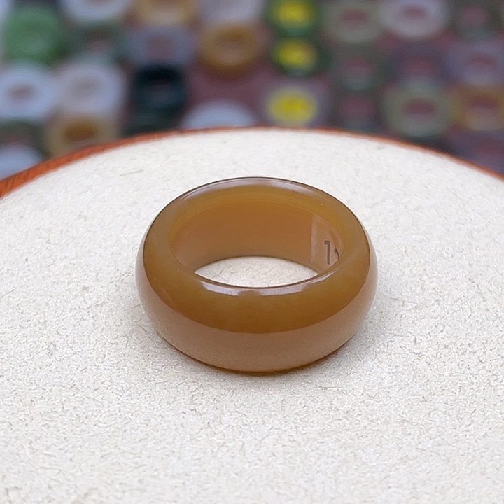 和田玉戒指未镶嵌17.3内径15圈咖啡糖