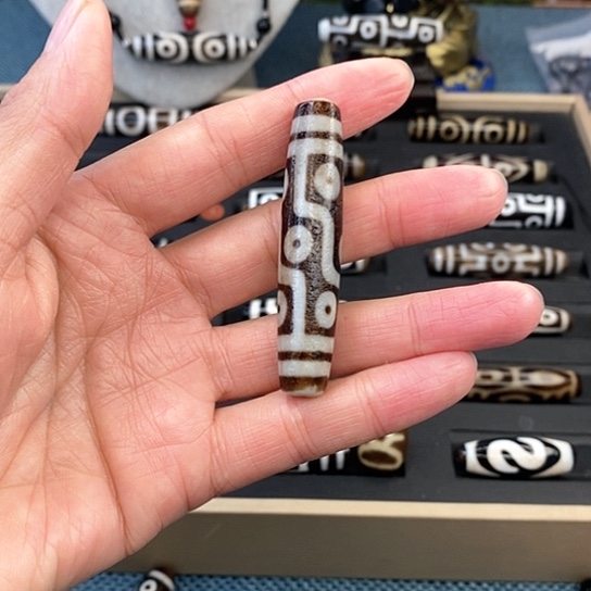 玛瑙吊坠未镶嵌？***?