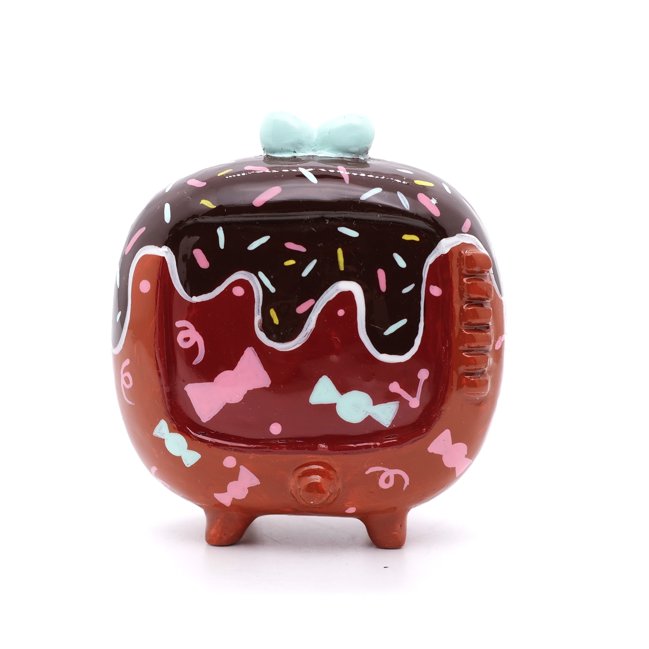 PM 王甜心工作室《电视机》石膏作品，仅一件（非王甜心本人绘画）