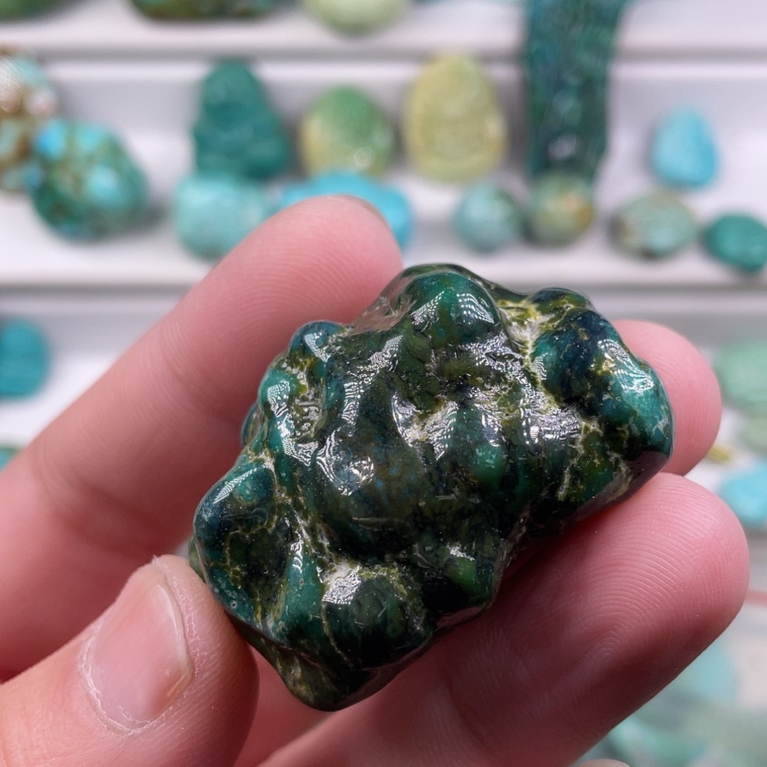 绿松石未镶嵌颈饰