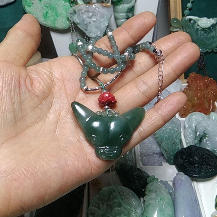 翡翠吊坠(赠链)未镶嵌