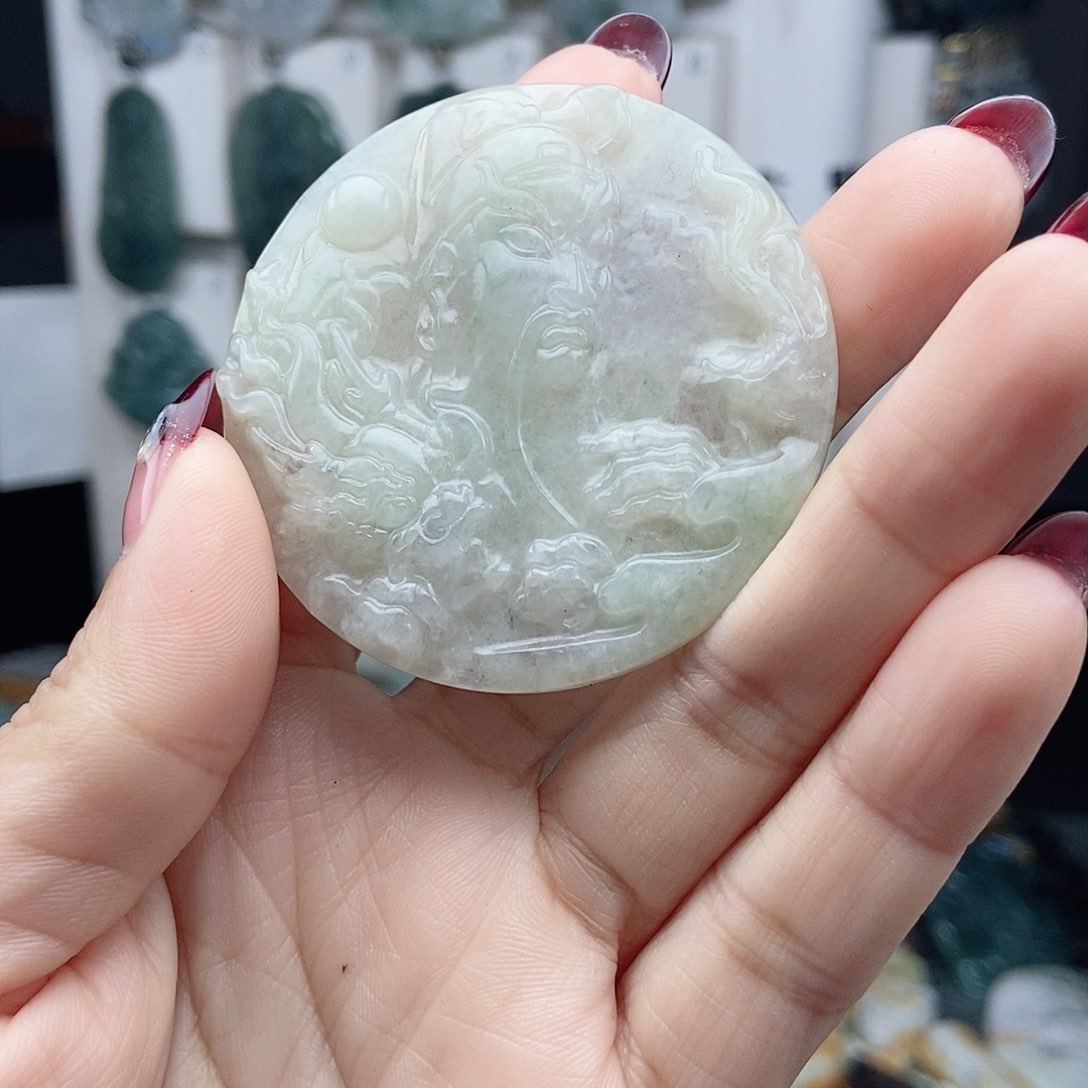 翡翠颈饰未镶嵌翡翠