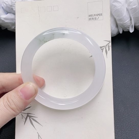 石英质玉手镯未镶嵌56