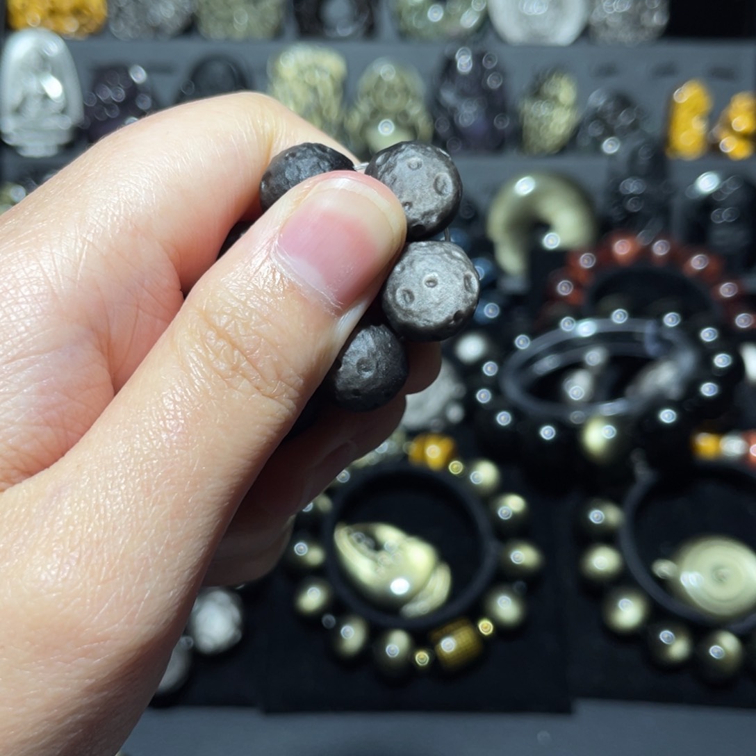 未镶嵌黑曜岩珠宝奇石大****山