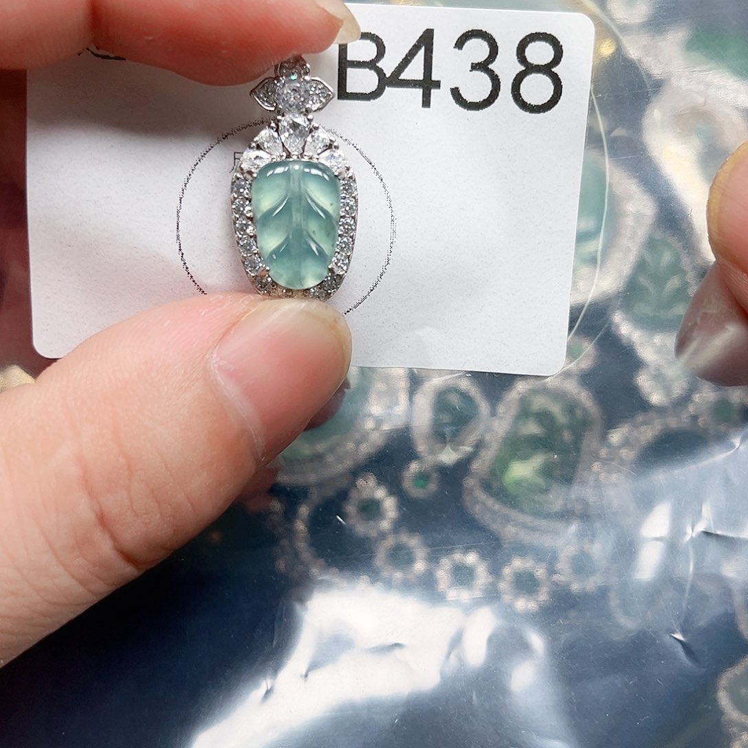 翡翠颈饰未镶嵌翡翠438