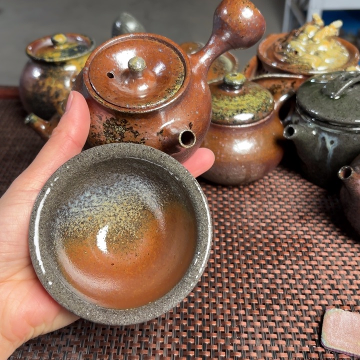 紫砂茶杯侧把斗笠