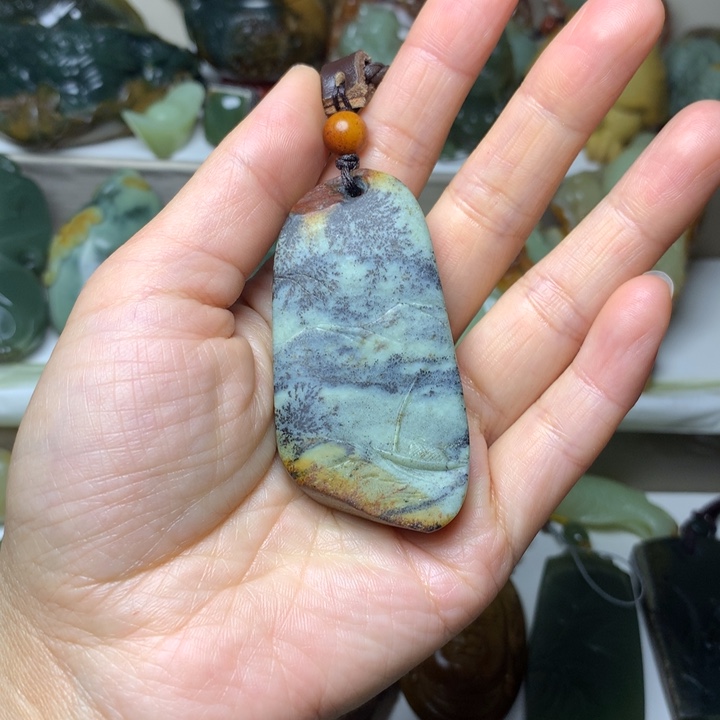 岫岩河磨玉（透闪石质玉）吊坠未镶嵌