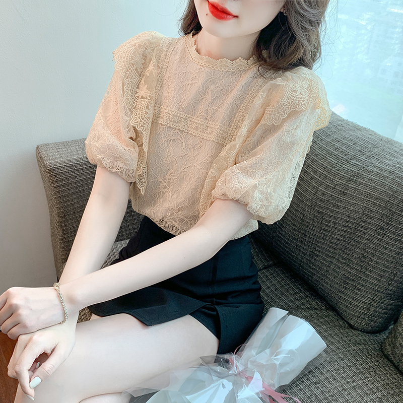 2025年夏季新款甜美气质荷叶边拼接蕾丝衬衫女装显瘦泡泡短袖上衣