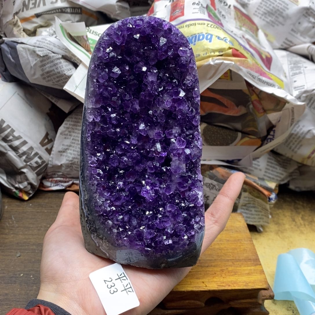 紫晶乌拉圭未镶嵌