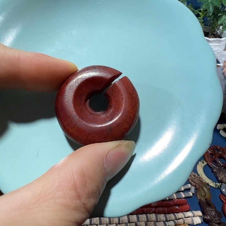 玉***人透闪石质玉未镶嵌挂件