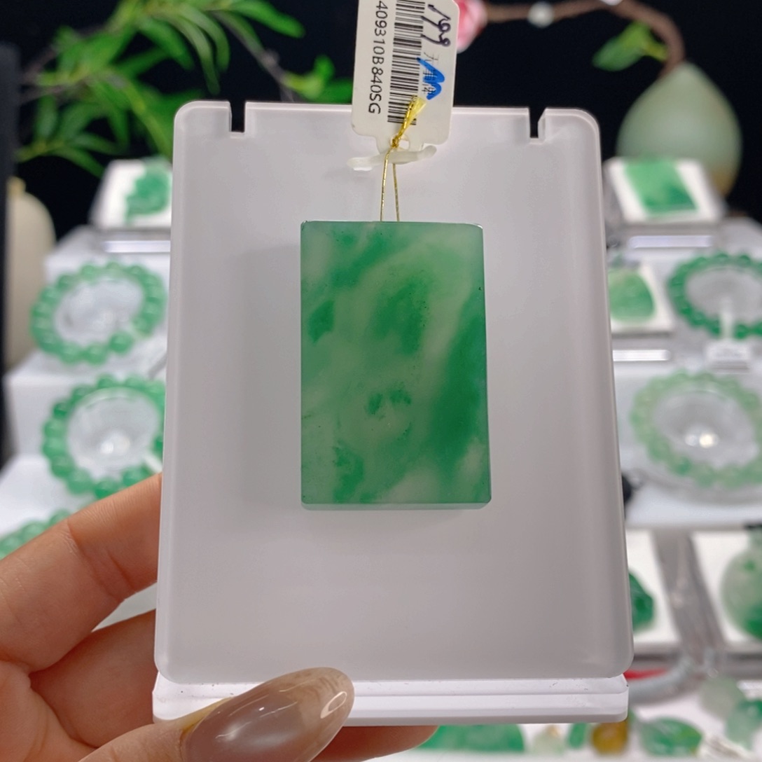 石英质玉未镶嵌颈饰