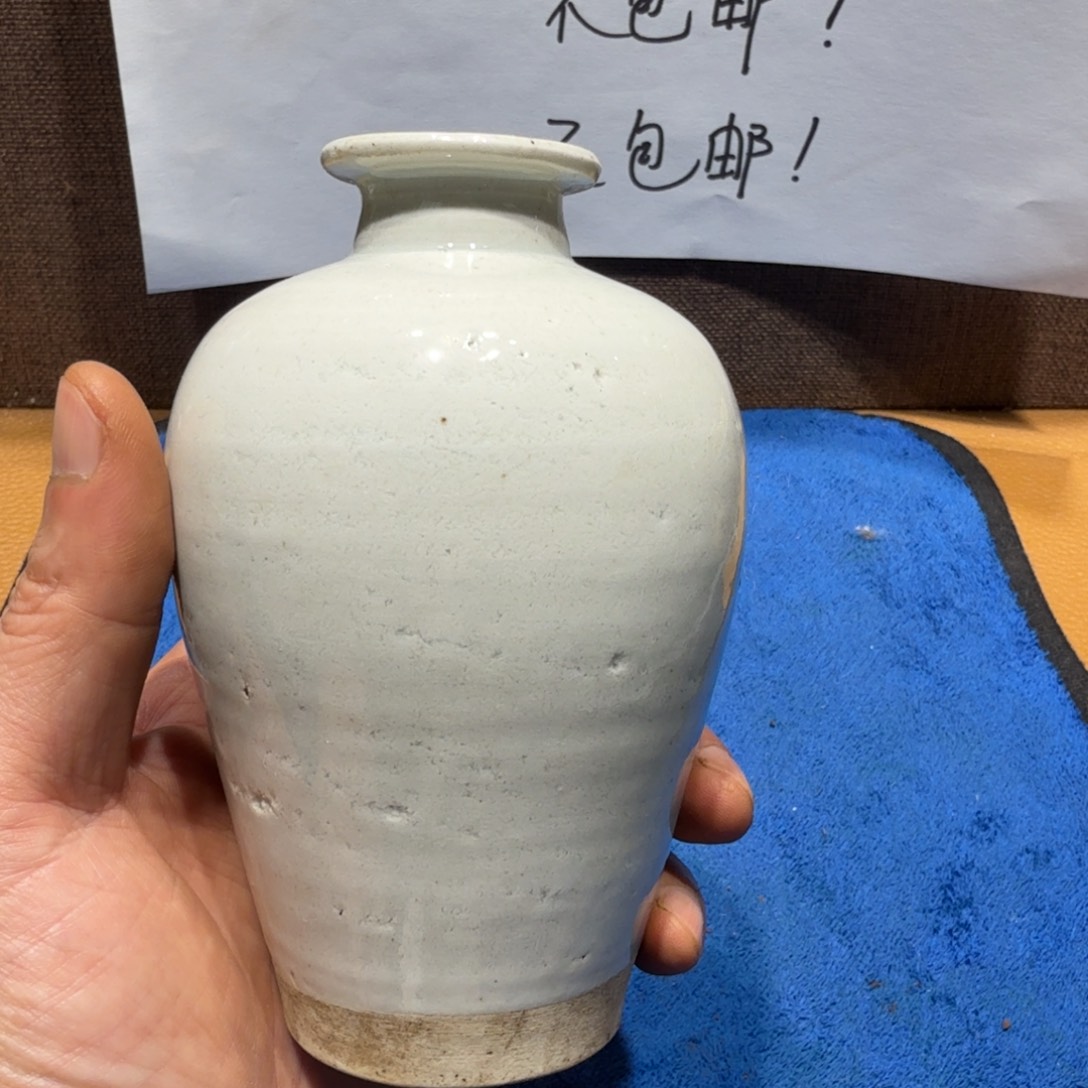 陶其他漂亮的小瓷瓶子