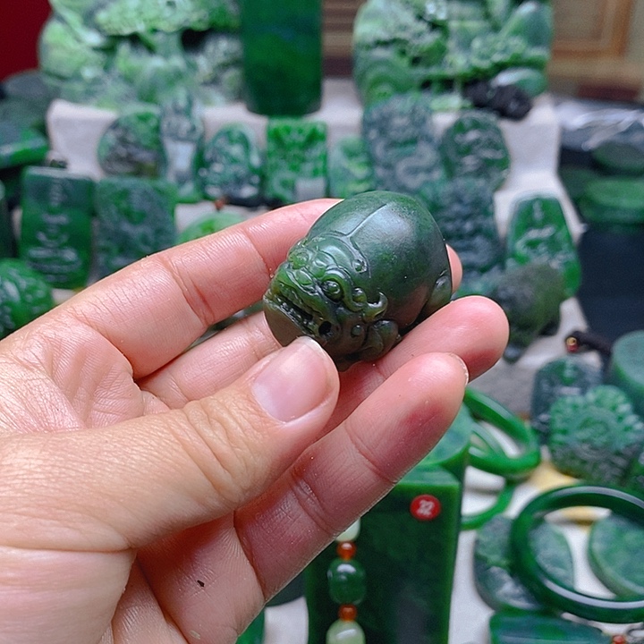 和田玉（碧玉）未镶嵌手链