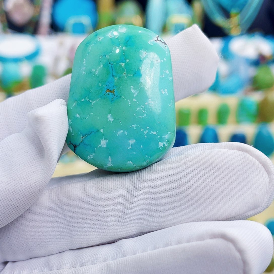 绿松石未镶嵌颈饰