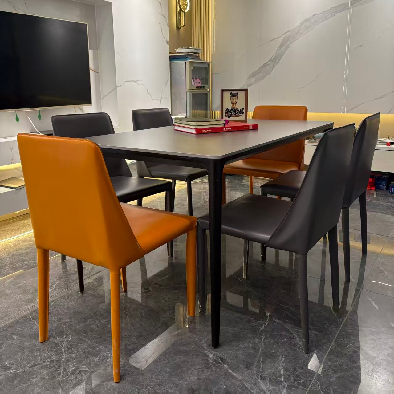 极简轻奢风格将军岩板餐桌椅简约意式小户型家用吃饭桌子