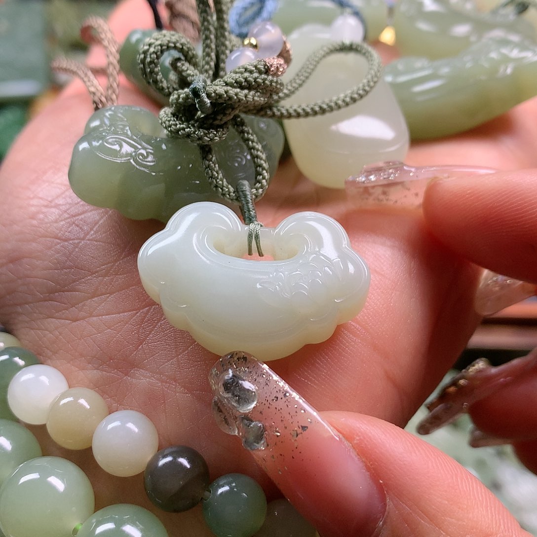 和田玉未镶嵌吊坠?**一