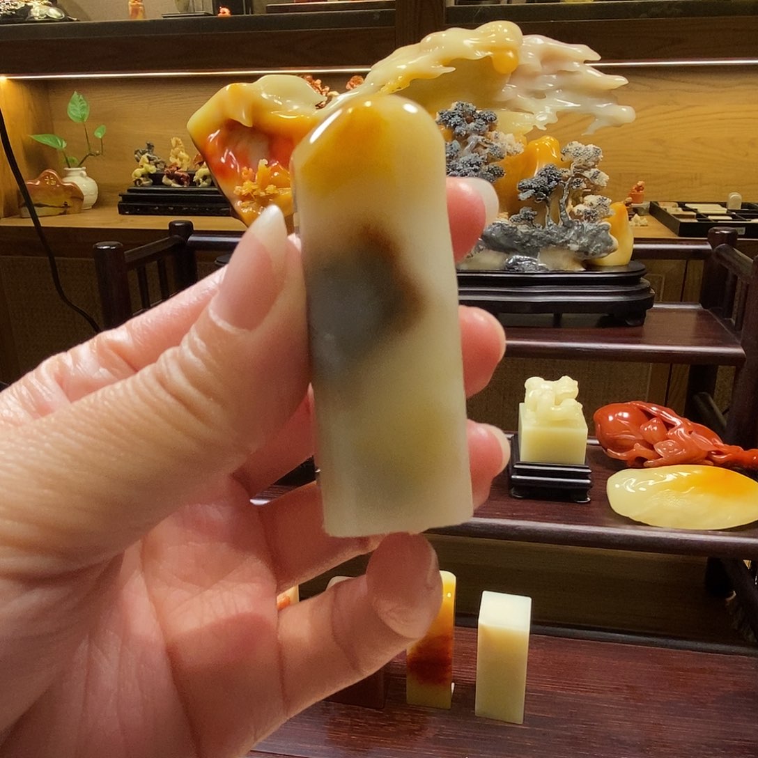 心***律寿山石印石五彩芙蓉素章