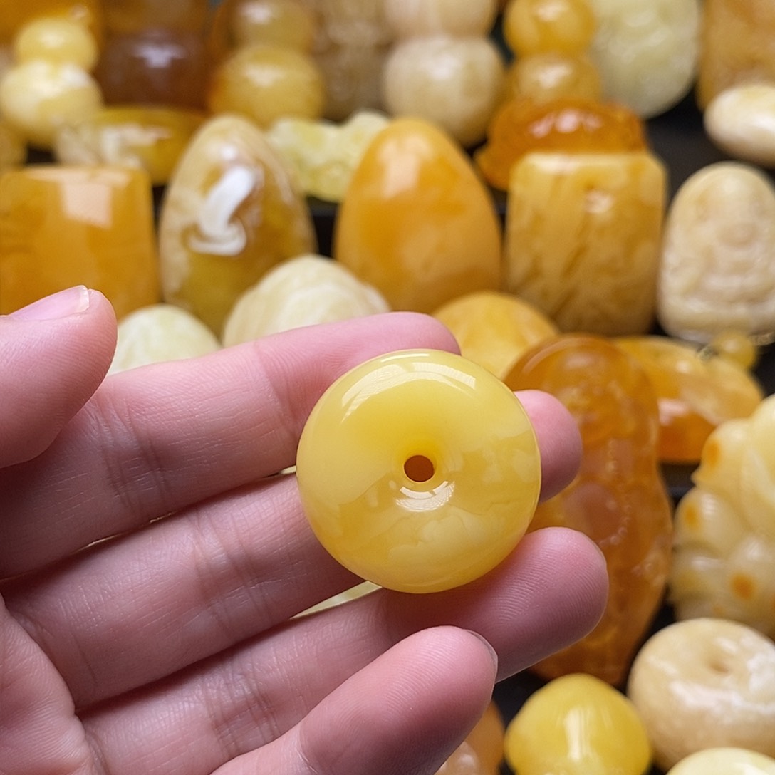 琥珀颈饰未镶嵌琥珀蜜蜡吊坠