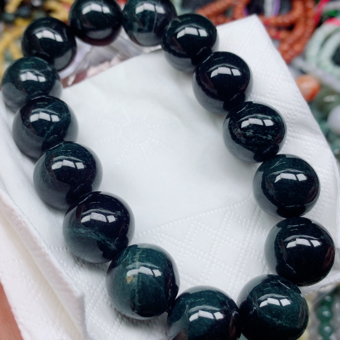 翡翠未镶嵌颈饰珠子翡翠