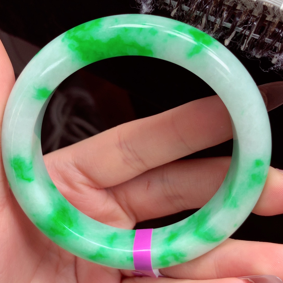 翡翠手镯未镶嵌忘*哭缅甸