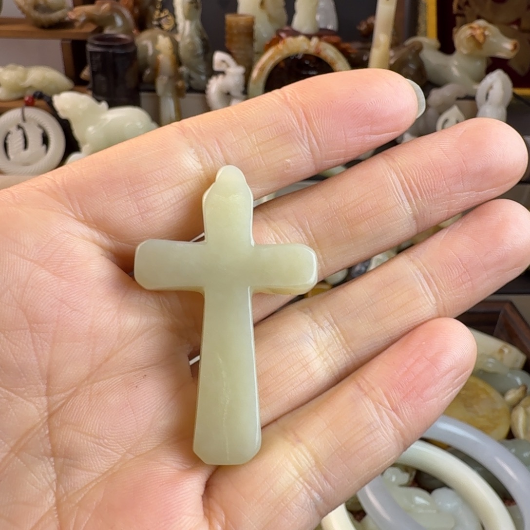 贾***特和田玉未镶嵌颈饰