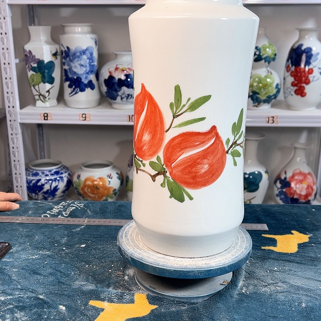 摆件景德镇陶瓷书桃