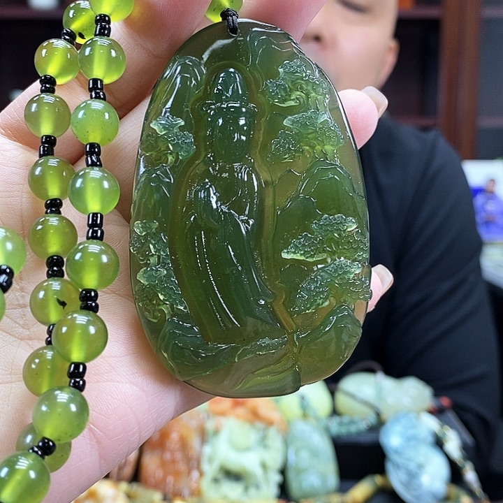 蛇纹石玉吊坠未镶嵌