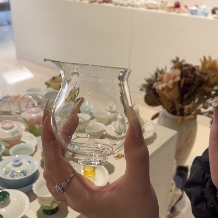 小高足公道杯。     