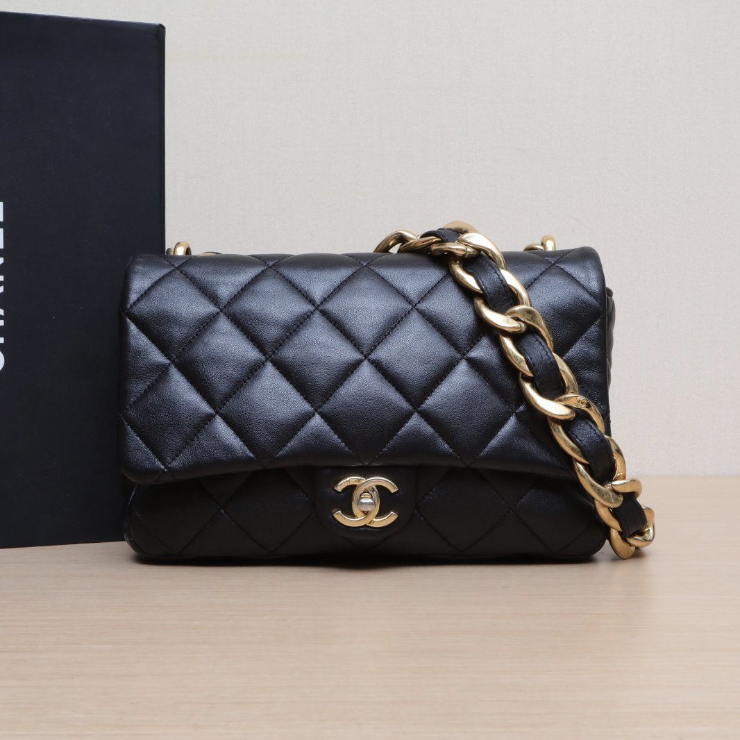 95新 Chanel/香奈儿 小花Jerry 黑色 金扣 22S 粗链条 口盖包