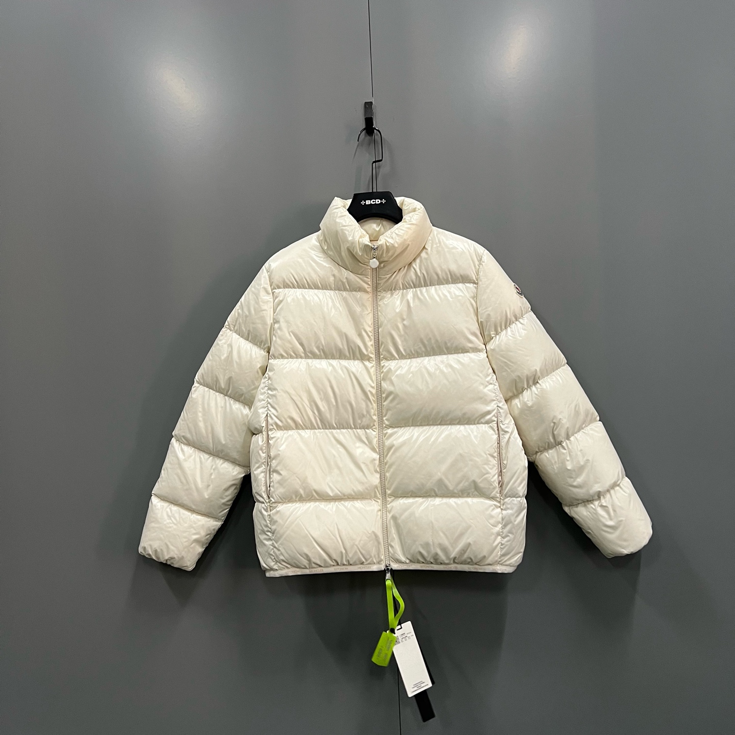 99新 MONCLER AM 蒙口 25款 米白色羽绒服 3码/98新 609484