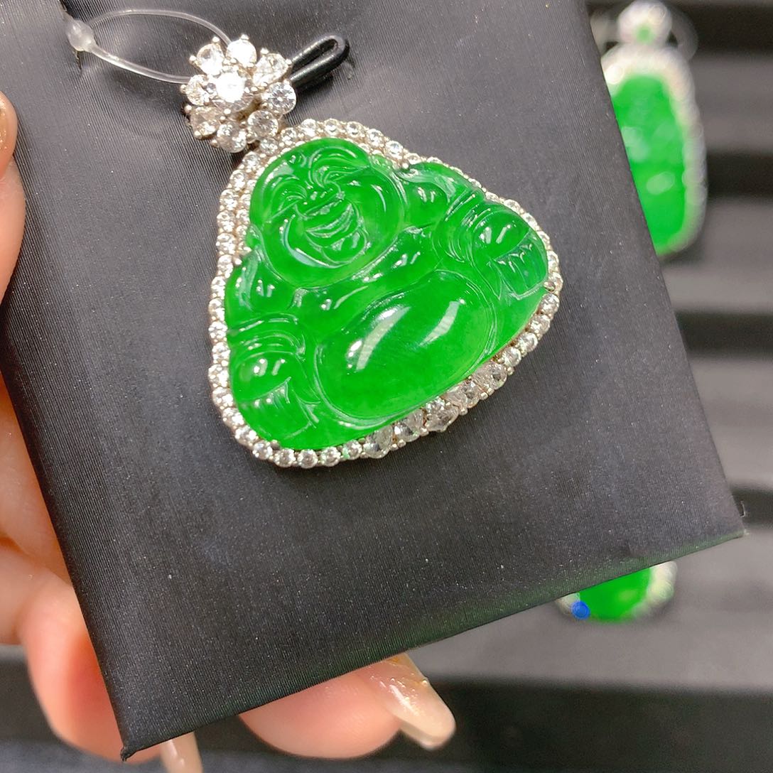 翡翠吊坠(赠链)银S925镶嵌0008