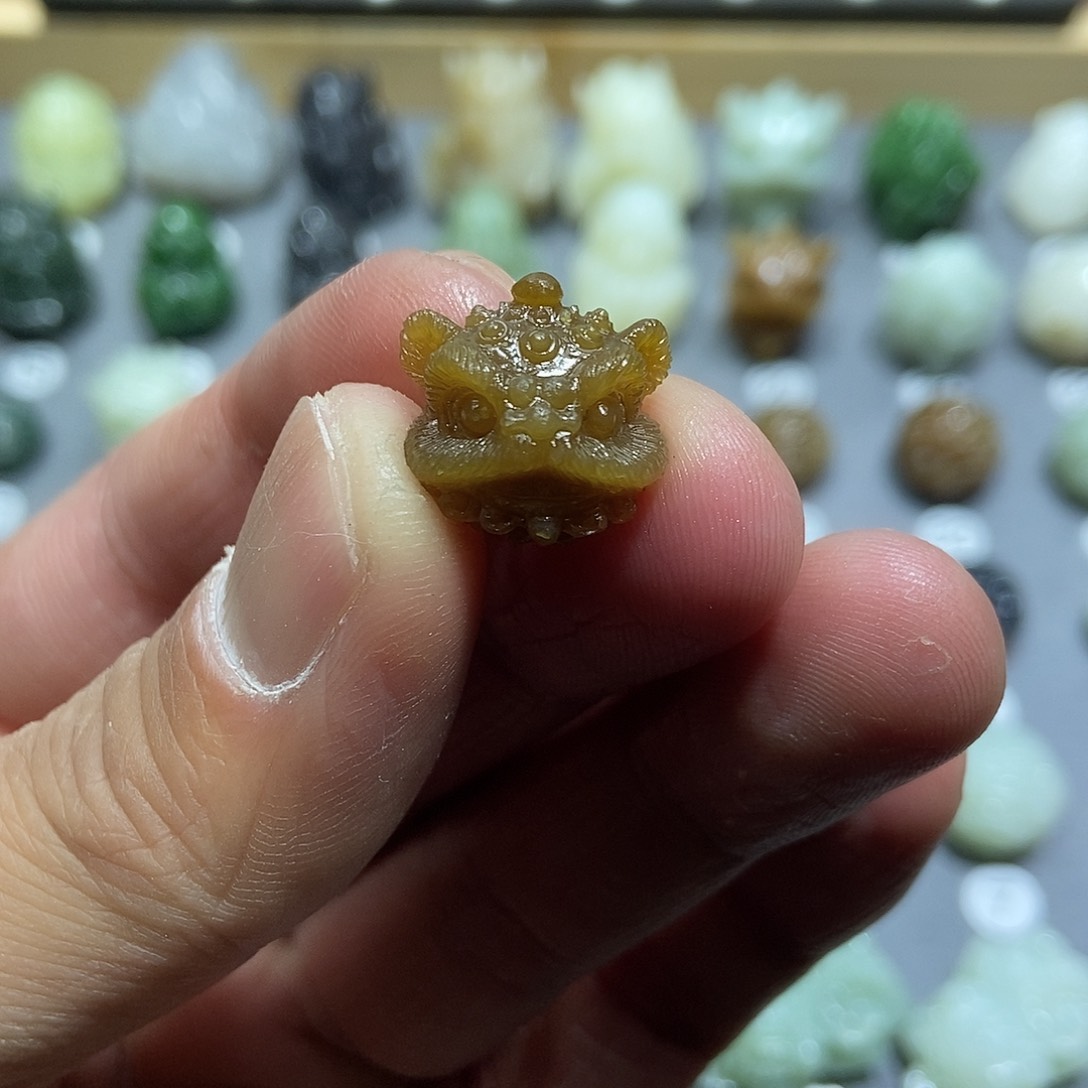 和田玉颈饰未镶嵌定制