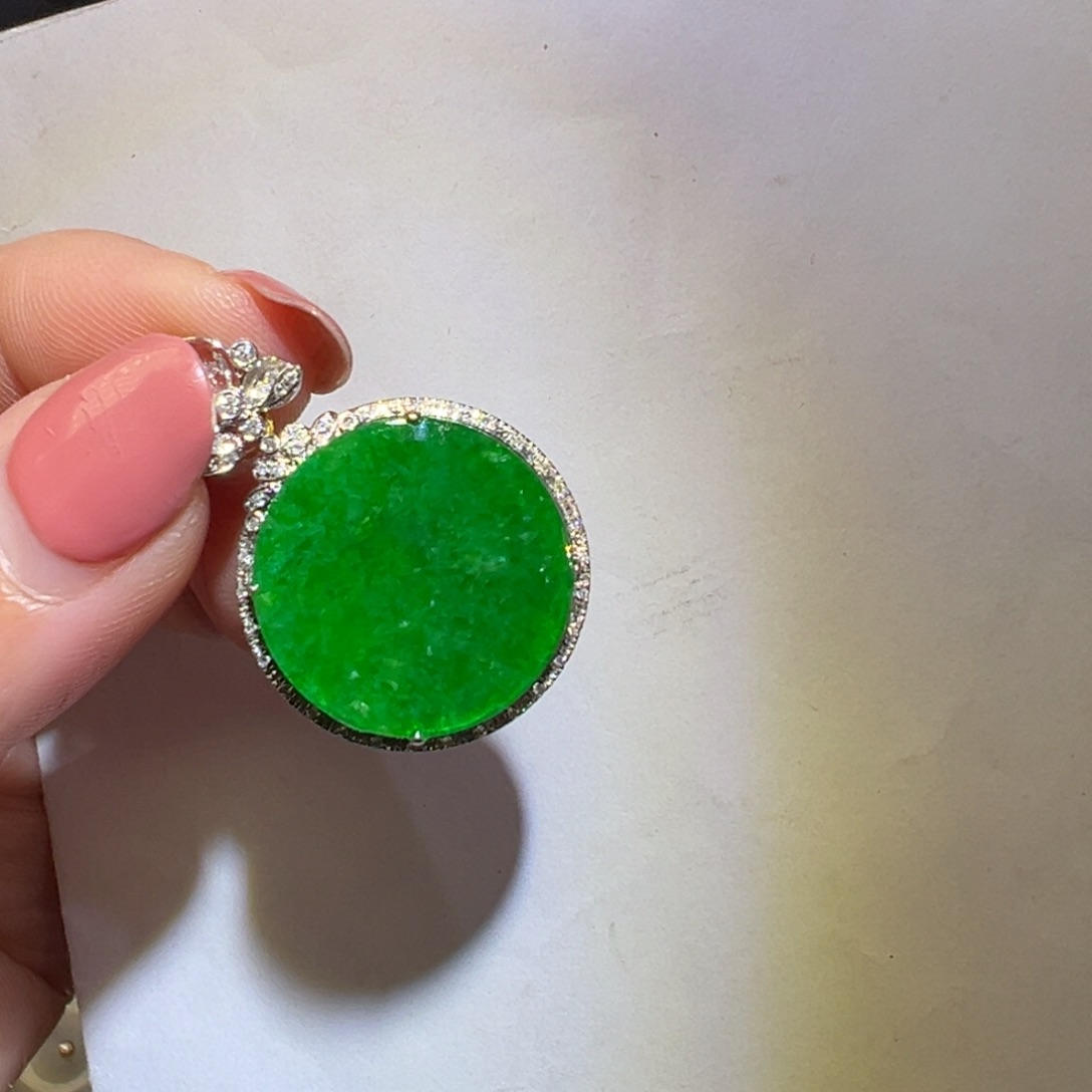 翡翠颈饰18K金镶嵌吊坠