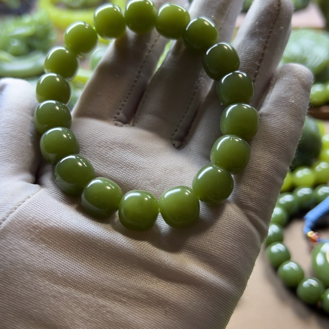 红***松岫岩老玉（透闪石质玉）未镶嵌挂件